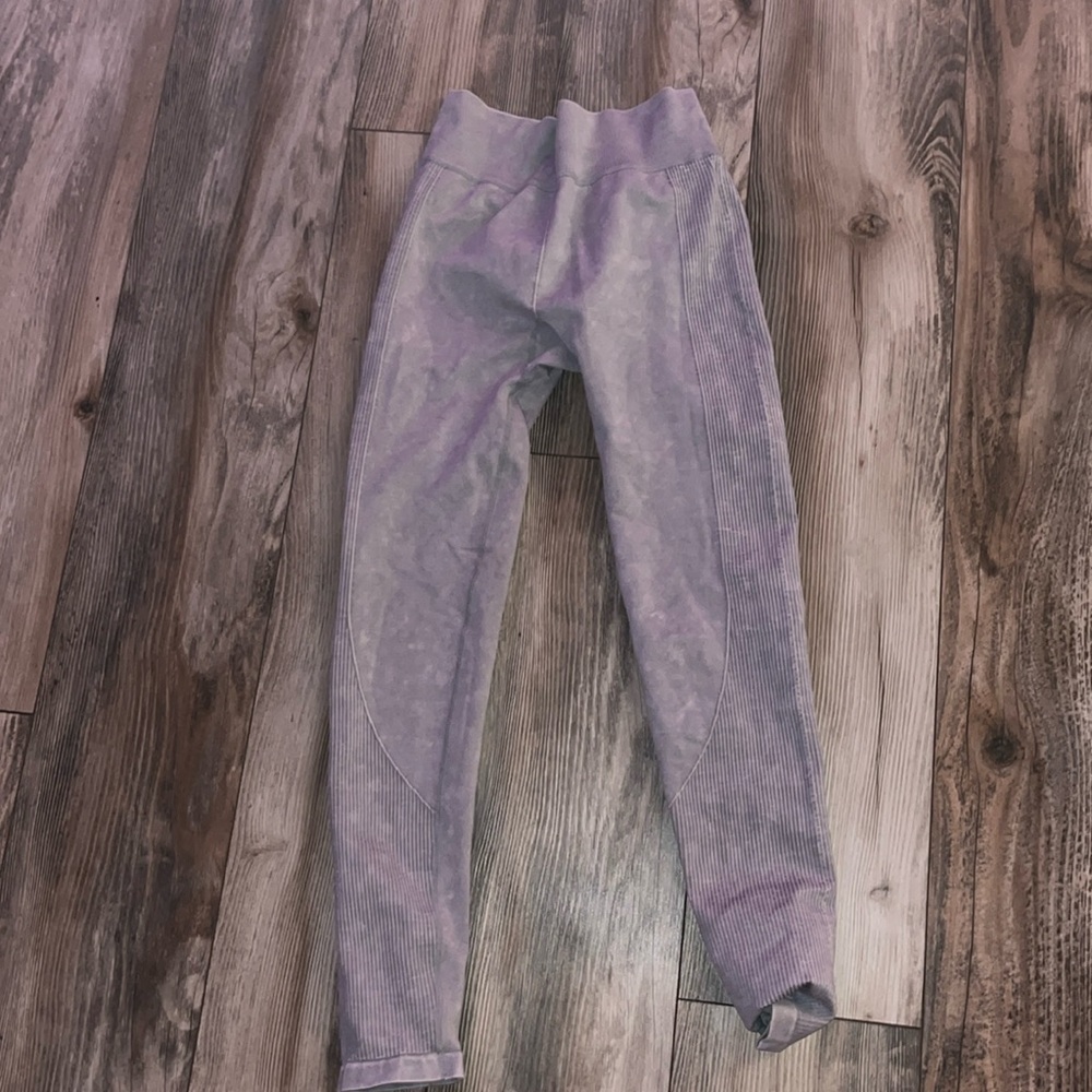 athletic leggings